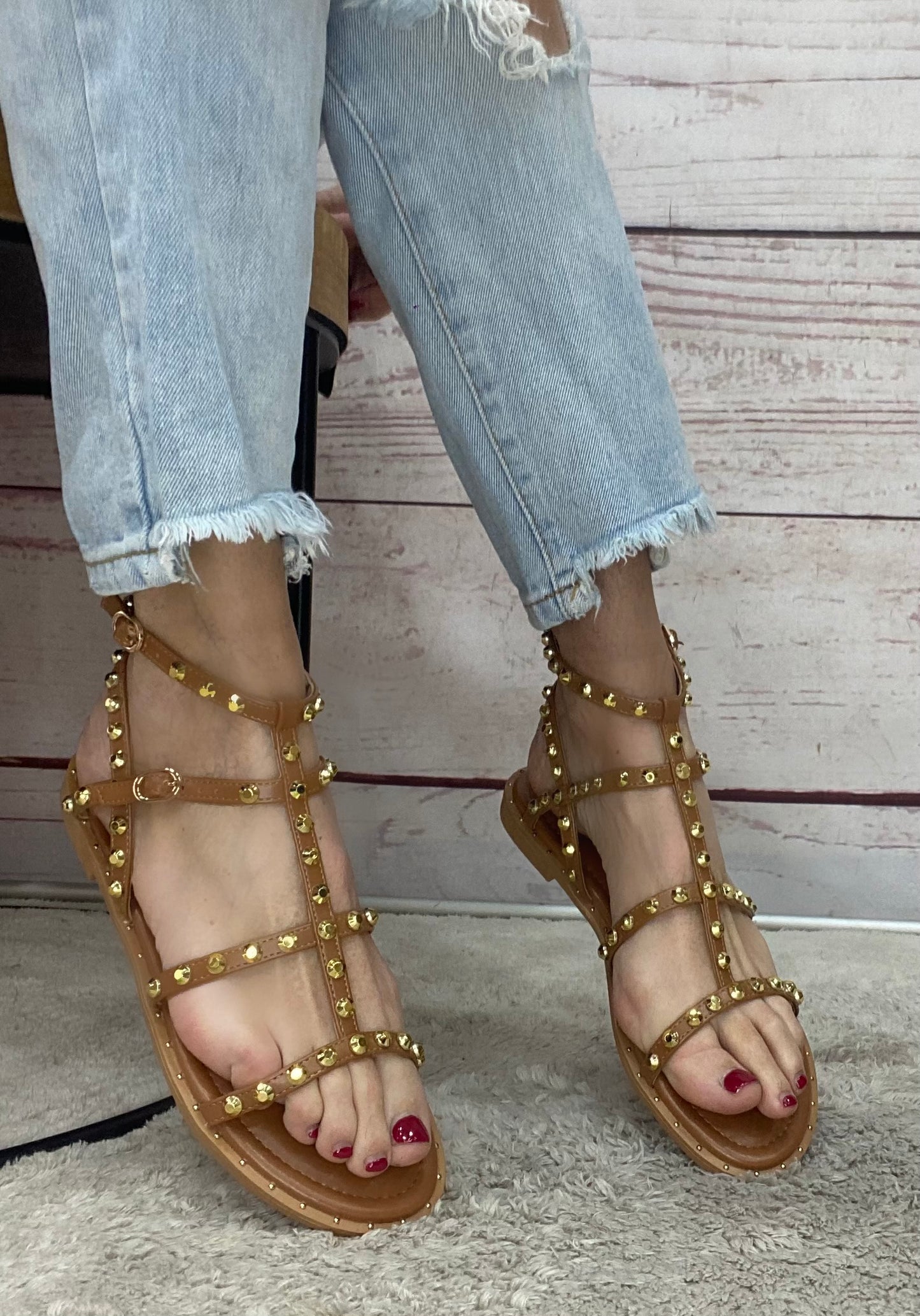 Milano Sandalo cuoio + borchie oro