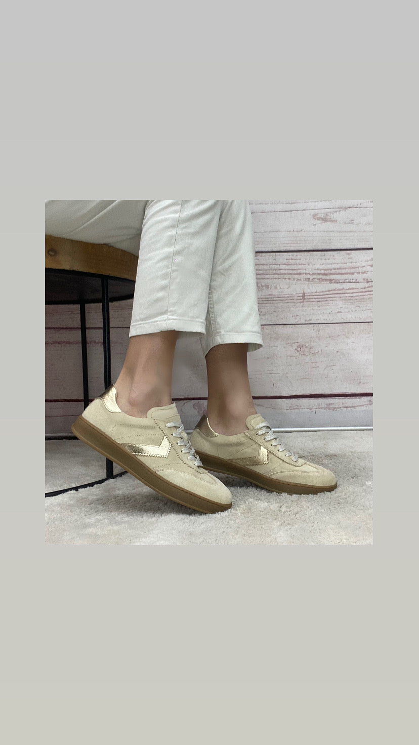 Step Sued Cream met Gold