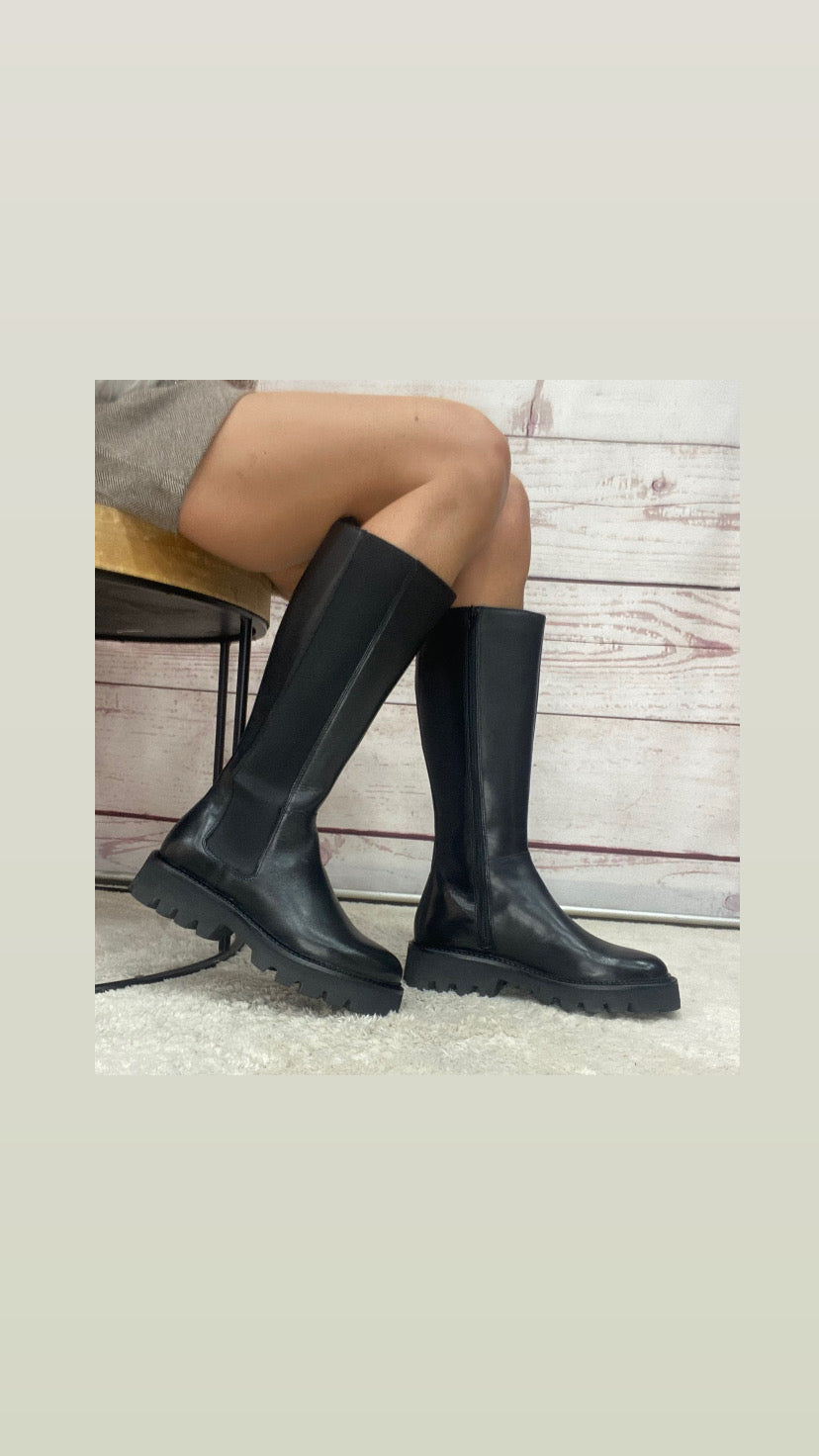 Vueva Stivale in pelle nero