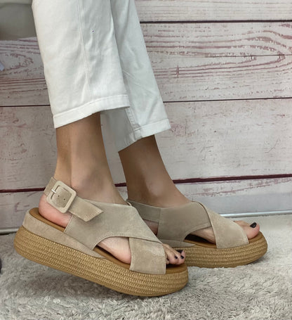 Creative sandalo platform suede sabbia
