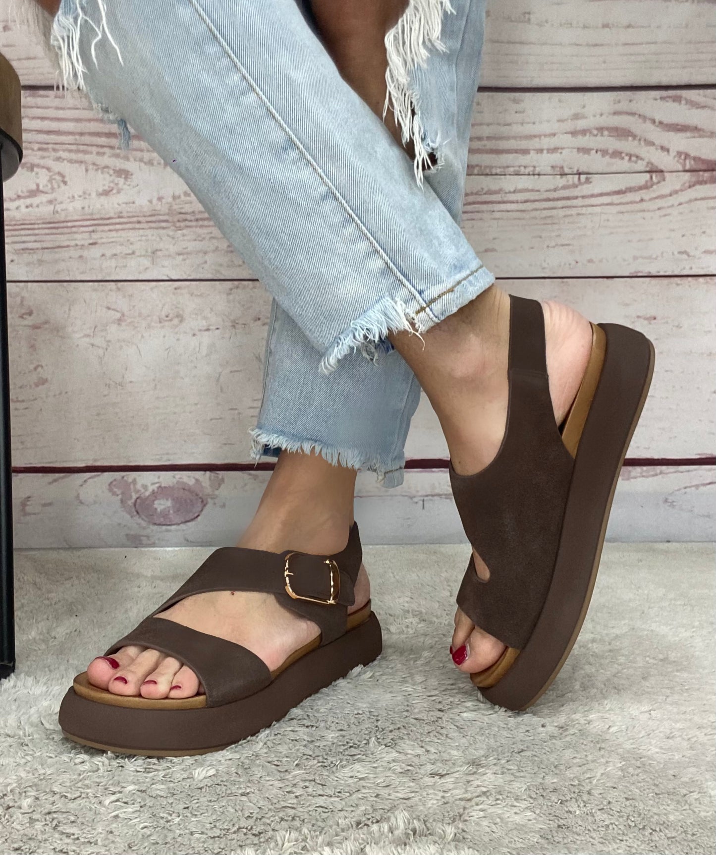 Inuovo Sandalo Dark Brown A96064