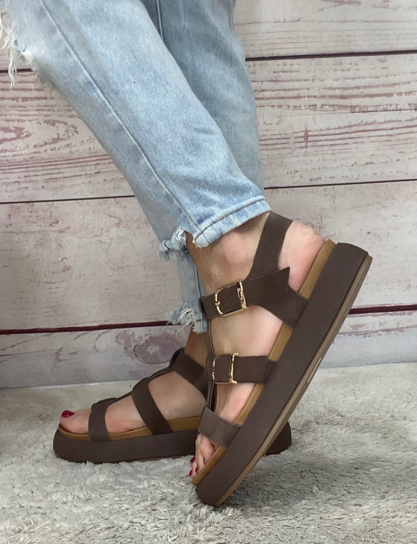 Inuovo Sandalo Dark Brown A96046