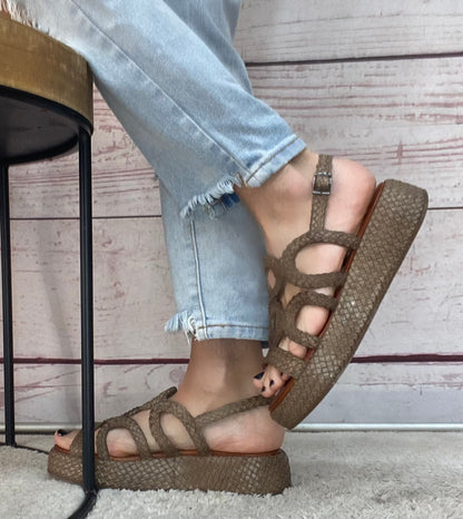 Vueva Sandalo Platform Marrone pelle intrecciata