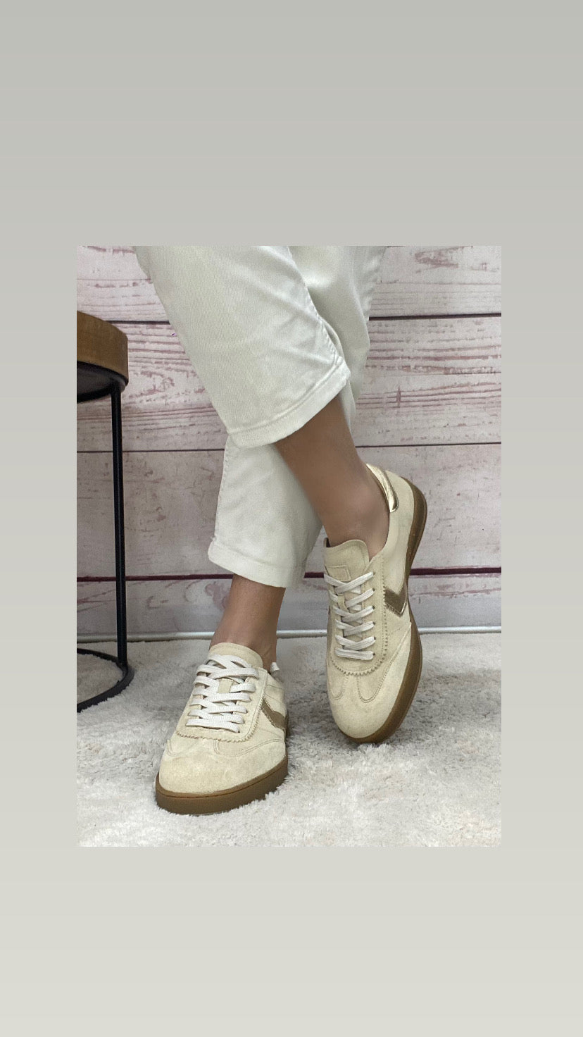 Step Sued Cream met Gold