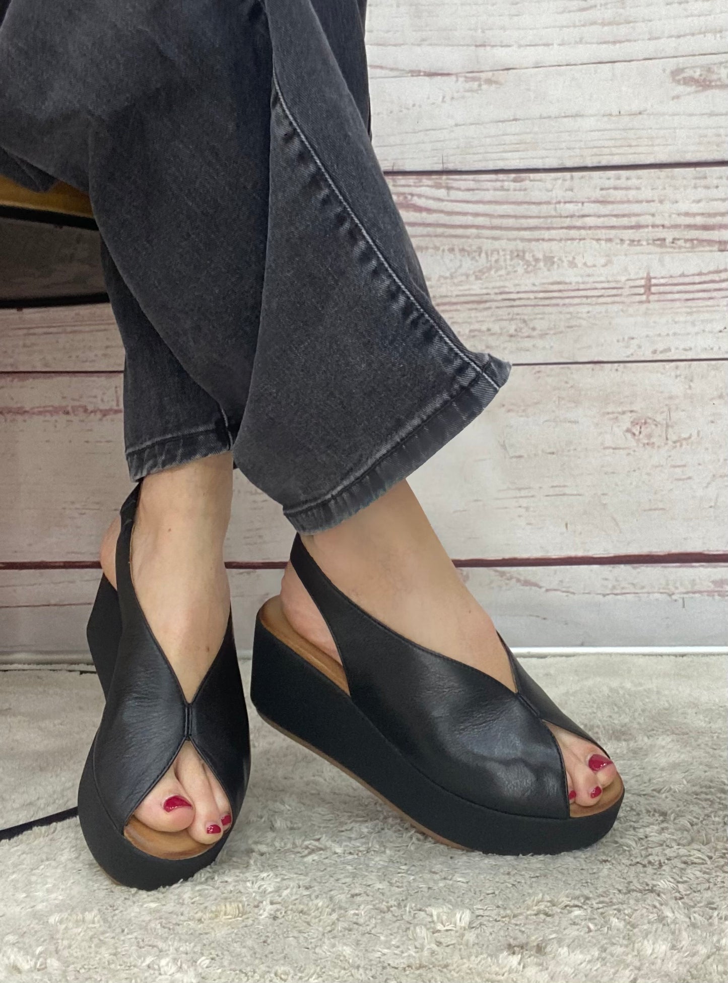 Inuovo Sandalo zeppa black