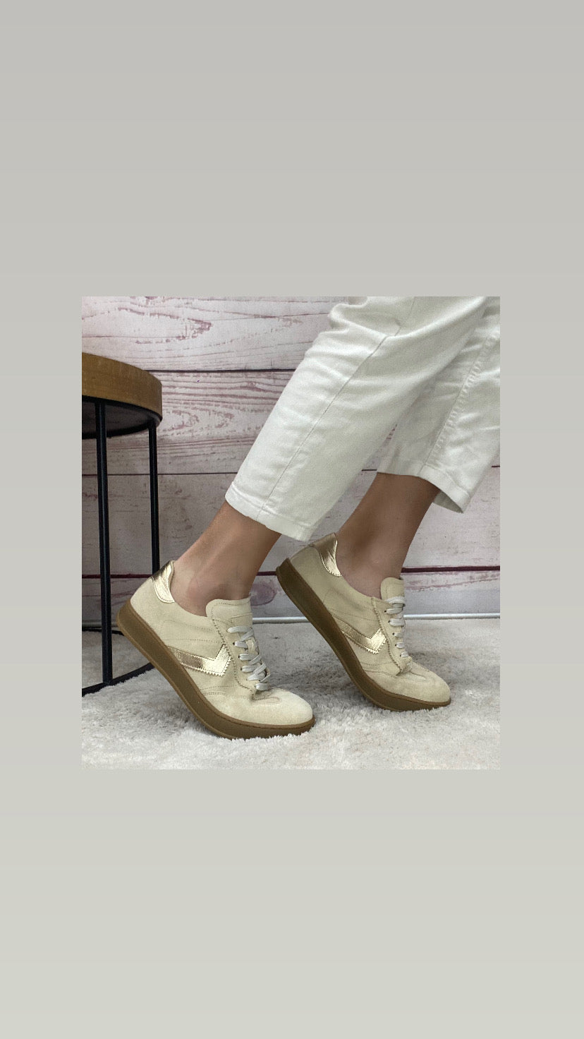 Step Sued Cream met Gold